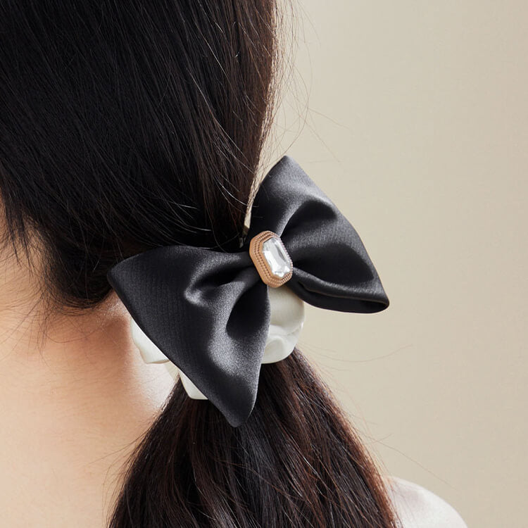 Elegant Princess Series Black and White Bow Hair Scrunchie back model