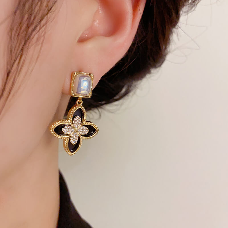 FEELIVE Luxurious Lucky Black Clover Pearl Drop Earrings