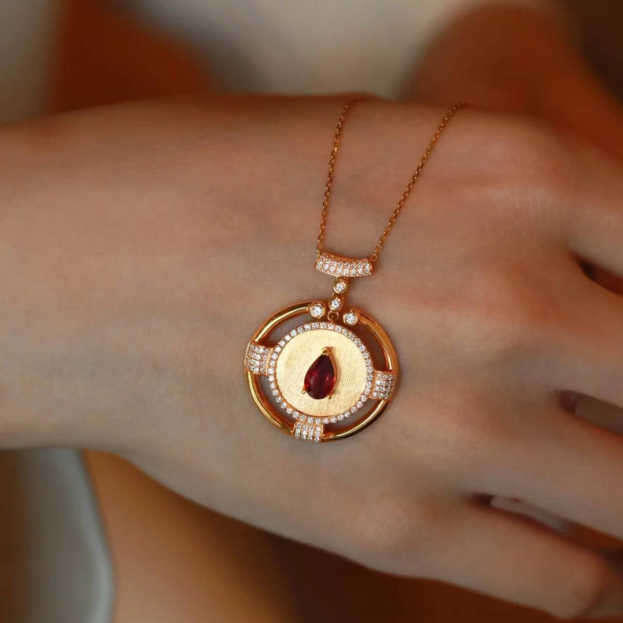 FEELIVE Vintage Pear Cut Imitation Pigeon Blood Ruby Round Pendant