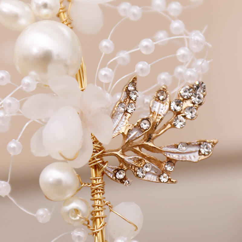 Elegant Forest Style Pearl Flower Bridal Headband detail