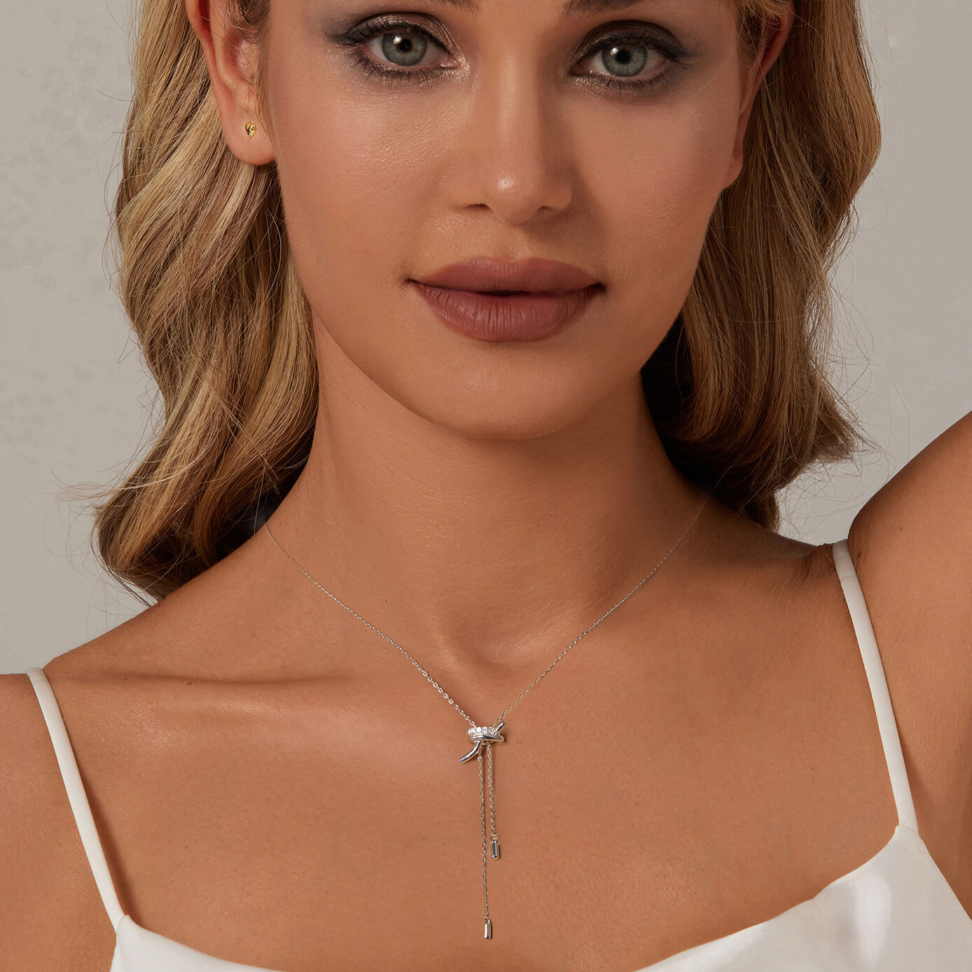 Minimalist Style Knotted Pull-out Y Necklace in Sterling Silver model