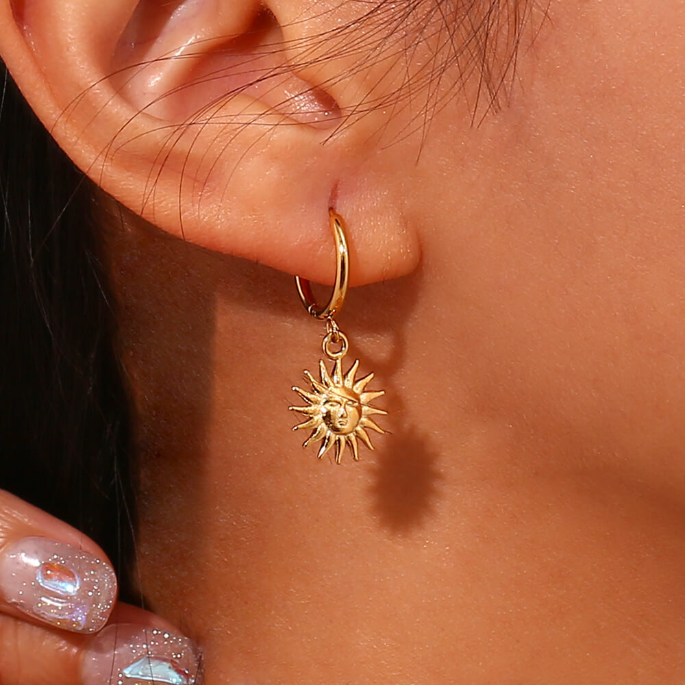 FEELIVE Vintage Sun Face Gold Plated Huggie Earrings