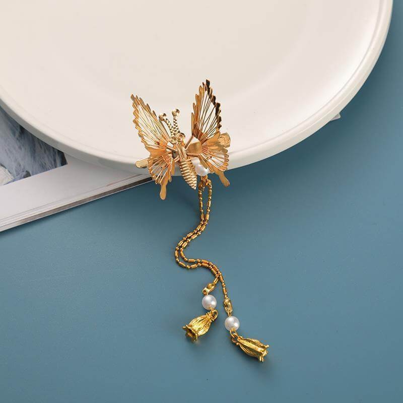 Movable Wings Butterfly Beaded Tassel Hair Clip in Alloy gold tassel