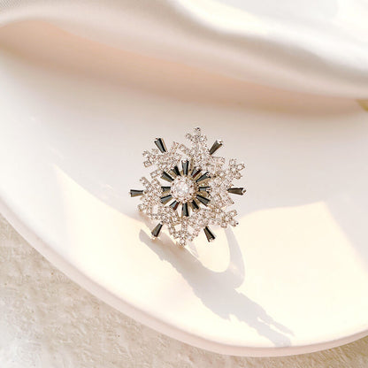 FEELIVE Creative Sparkling Spinning Snowflake Cocktail Ring