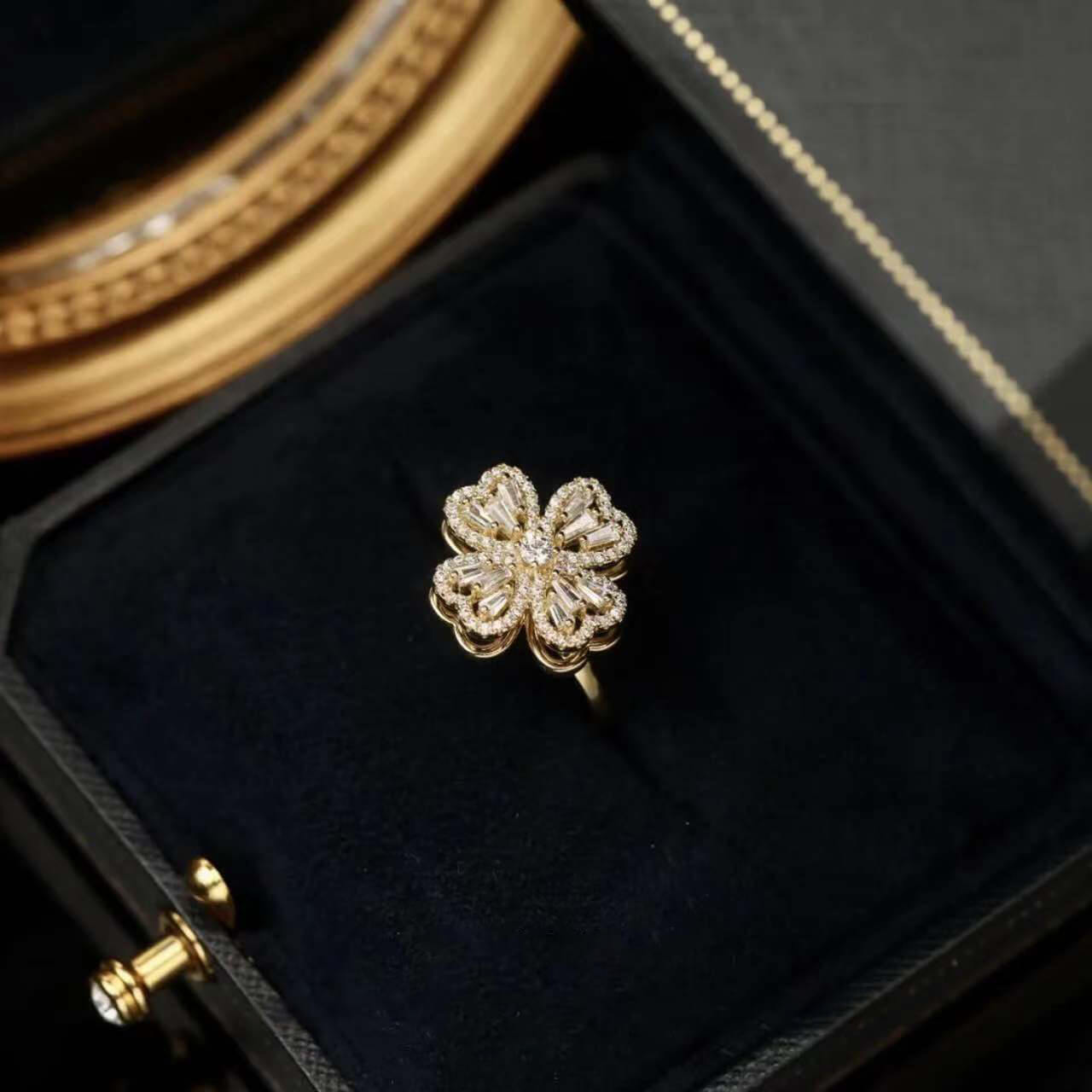 FEELIVE Creative Rotating Lucky Four-leaf Clover Zircon Ring