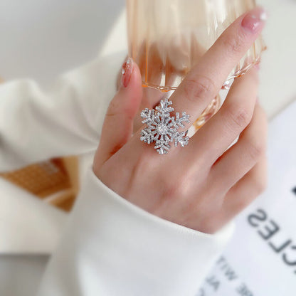 FEELIVE Creative Sparkling Spinning Snowflake Cocktail Ring