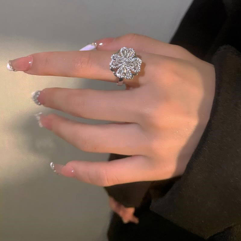 FEELIVE Creative Rotating Lucky Four-leaf Clover Zircon Ring