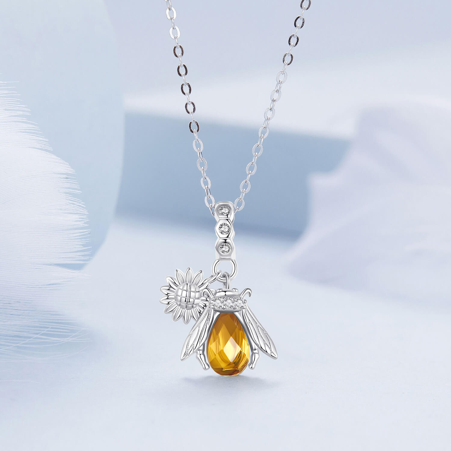 Daisy Honey Bee Gem Necklace in Sterling Silver 