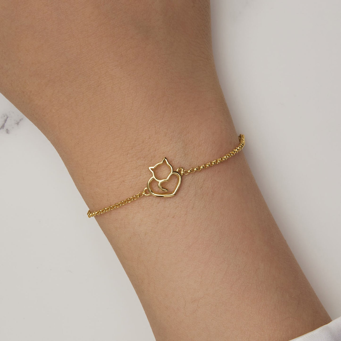 Love Cat Bracelet in Gold Plated Sterling Silver model close