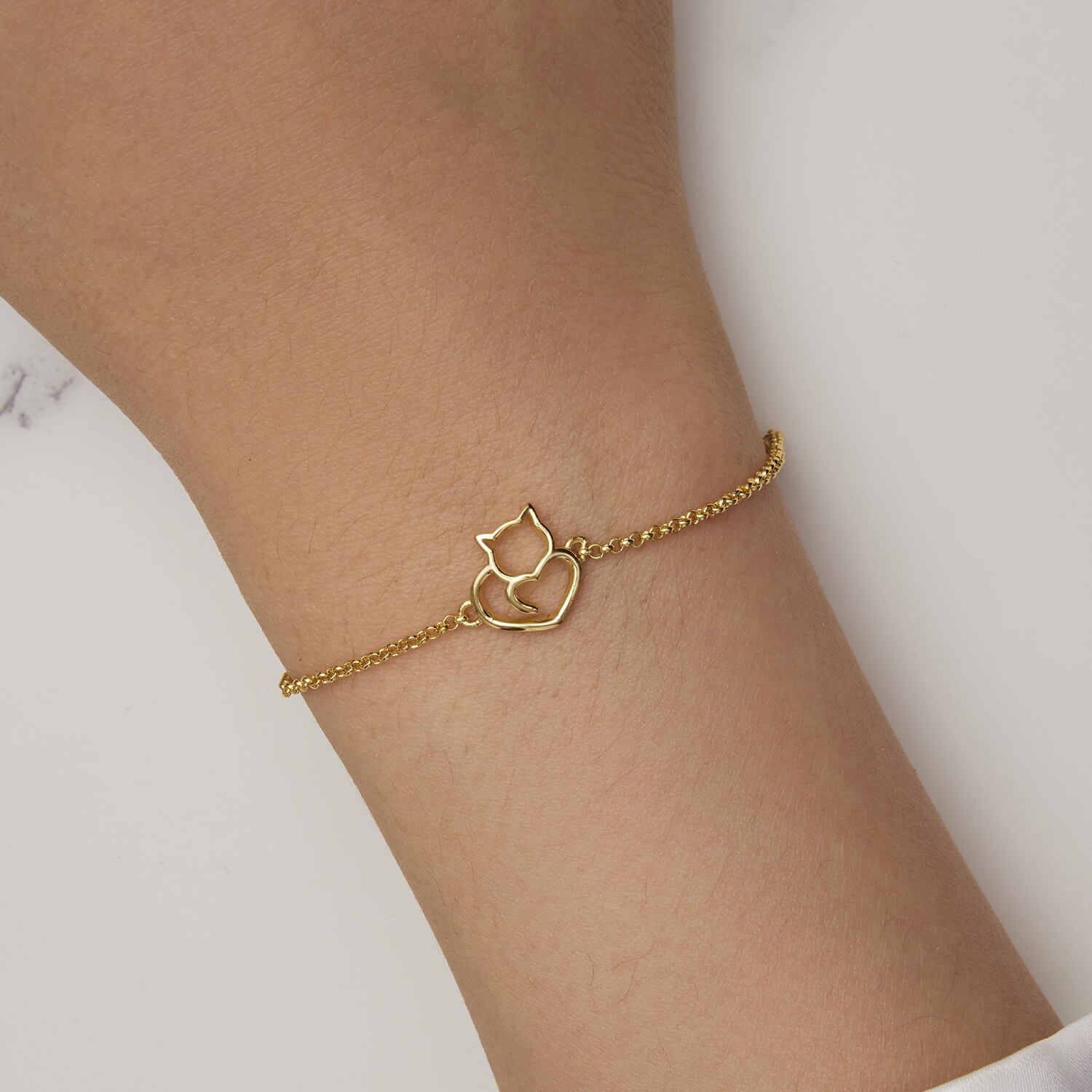 Love Cat Bracelet in Gold Plated Sterling Silver model close