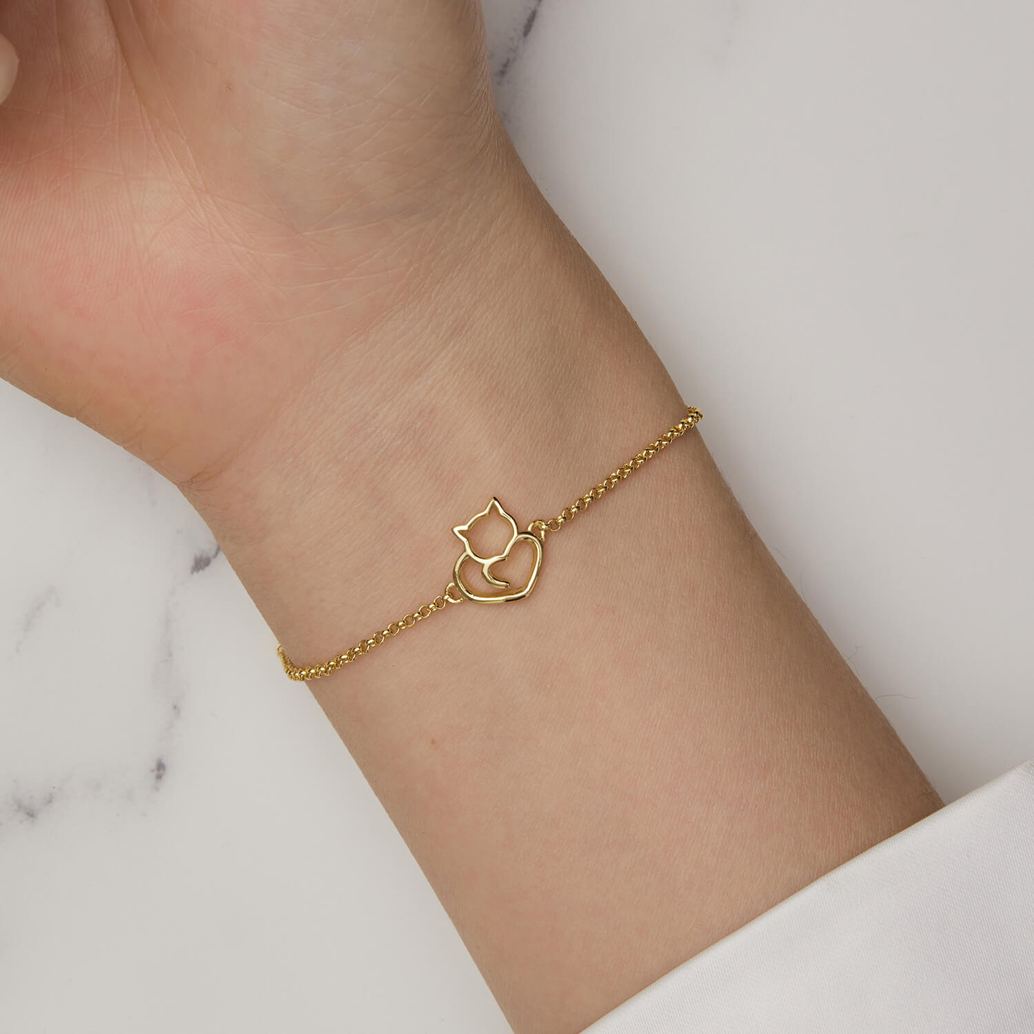 Love Cat Bracelet in Gold Plated Sterling Silver model close