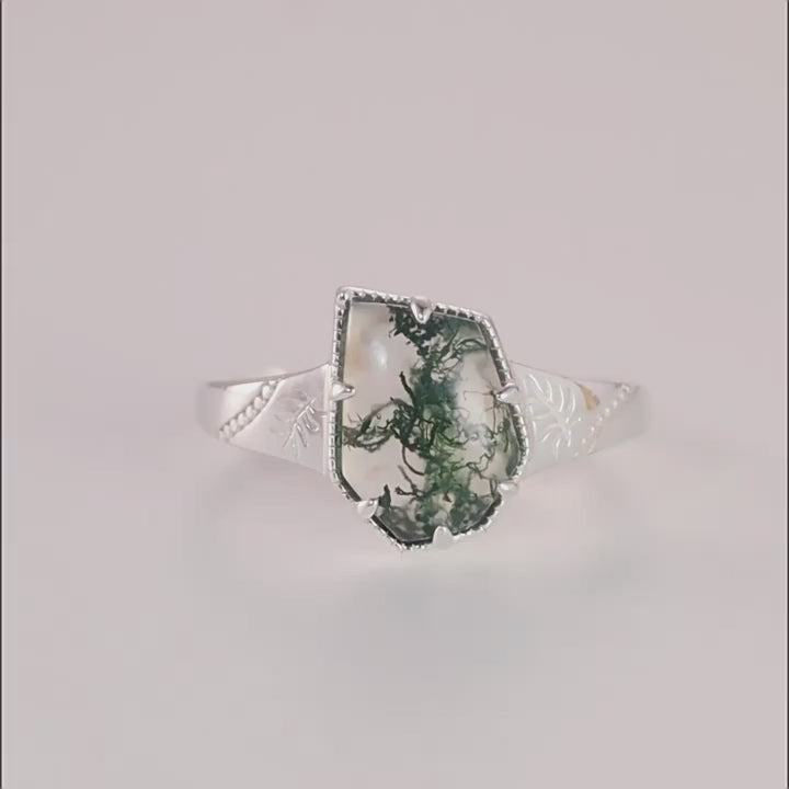 Vintage Irregular Shape Moss Agate Ring in Sterling Silver