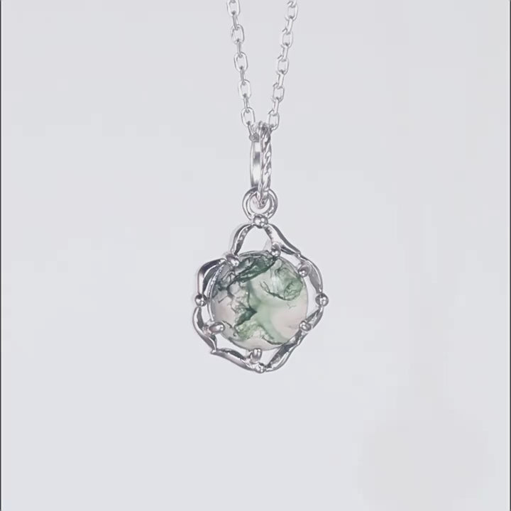 Easy Style Moss Agate Pendant Necklace in Sterling Silver