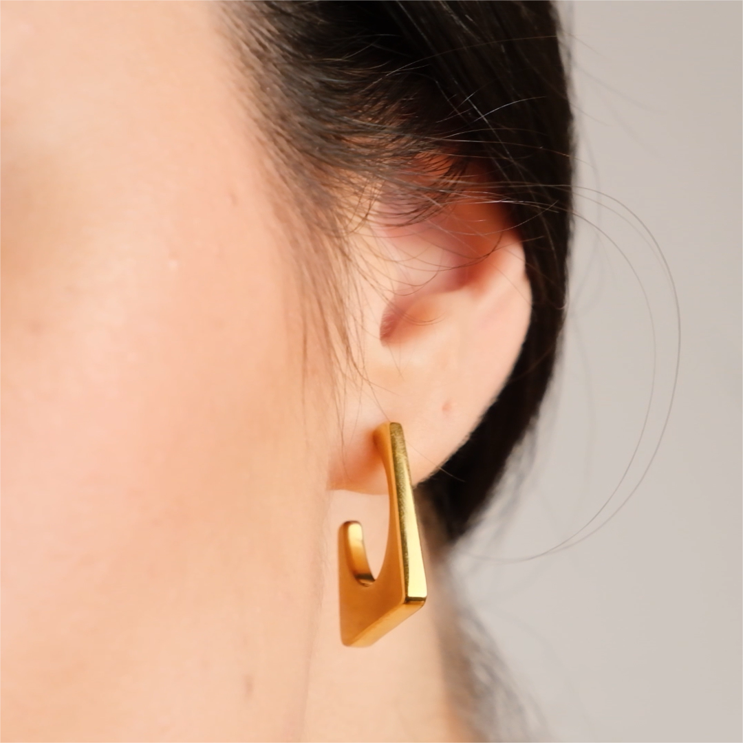 Geometric Square Hoop Earrings in Titanium gold model