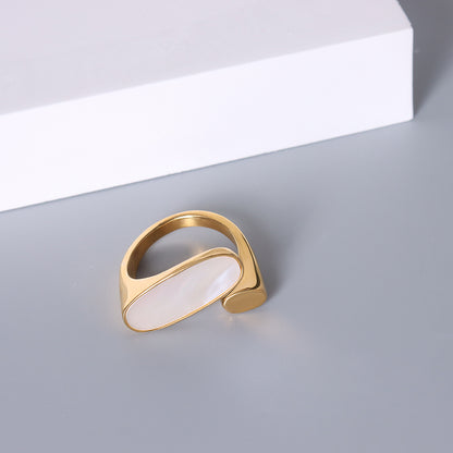 White Seashell Ring in Titanium gold