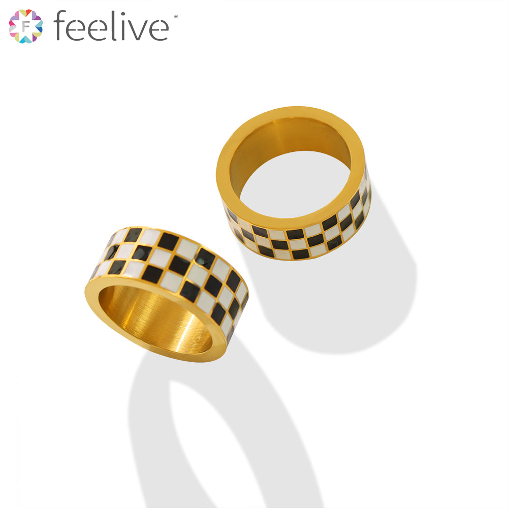 Lovers Checkerboard Plain Ring in Titanium - Feelive