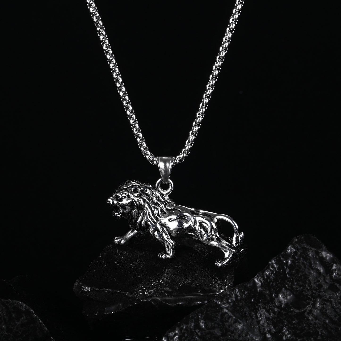 Lion Men Necklace in Titanium silver