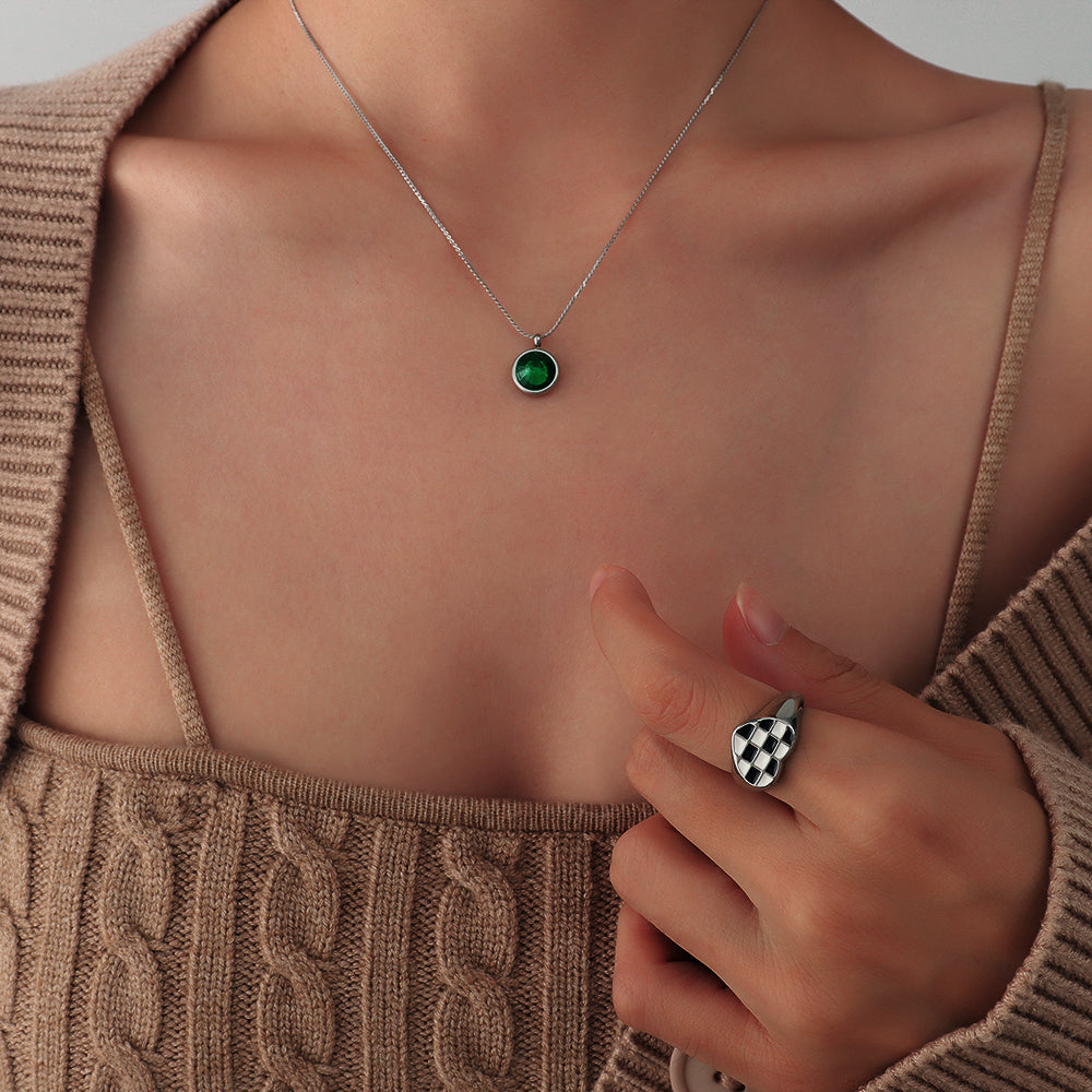 Imitation Emerald Zircon Necklace in Titanium silver model