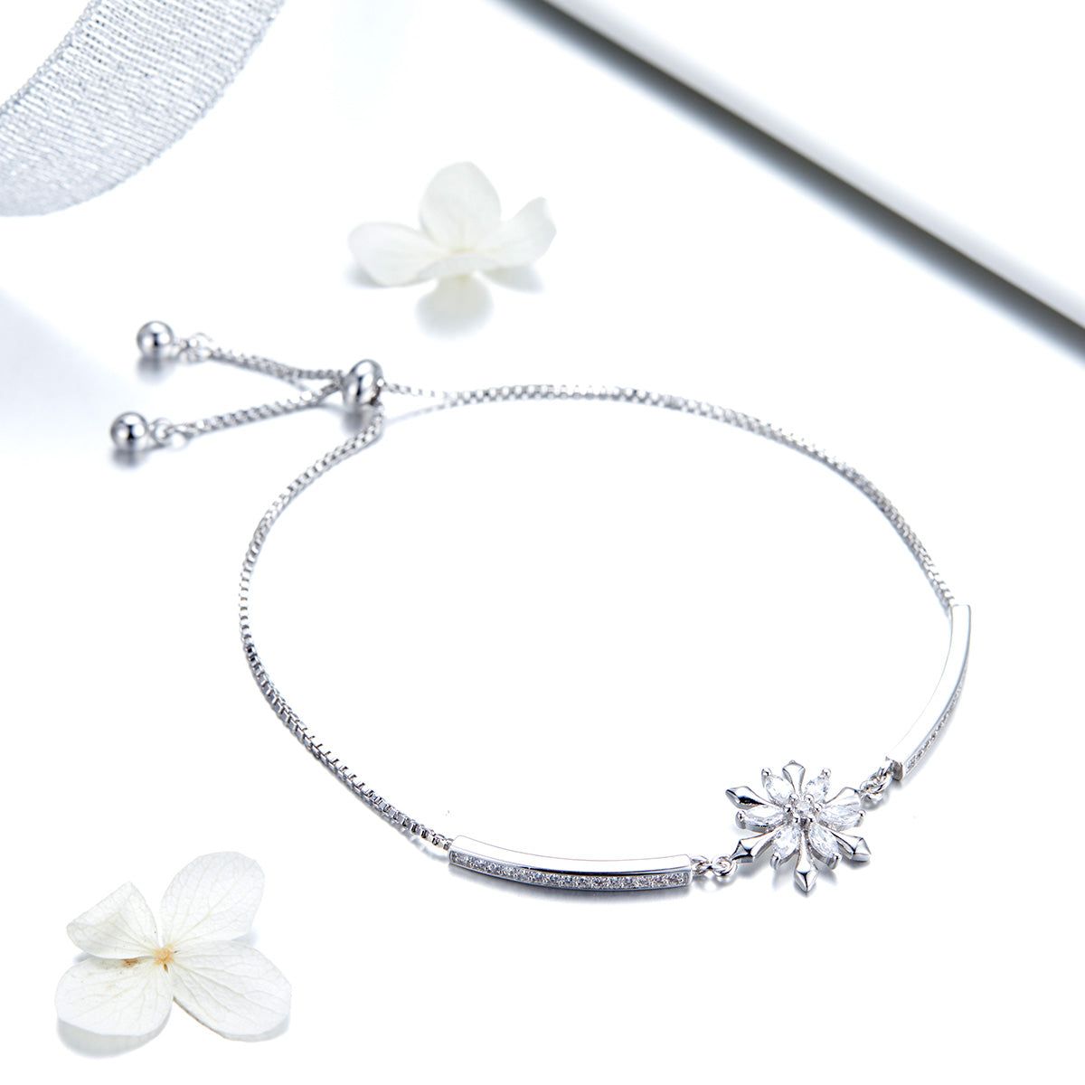 Snowflake Zircon Jewellery Set in Sterling Silver bracelet side